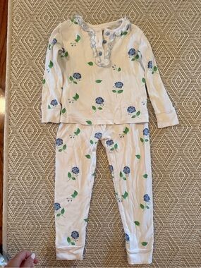 Little English Floral Long Sleeve Pajama Set in White and Blue